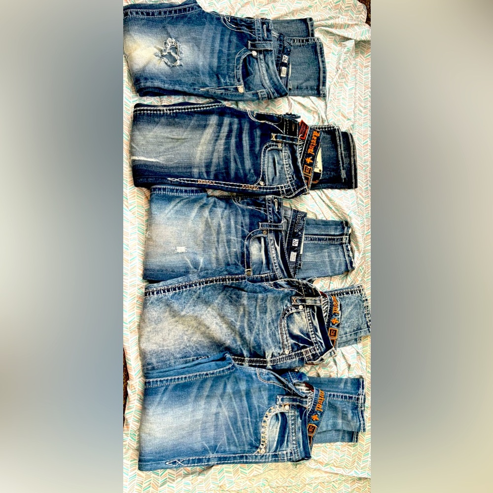 Women jeans like new 🌸 rock rival size 26X32🌸 Miss me size 26X31 ❤️$55 each